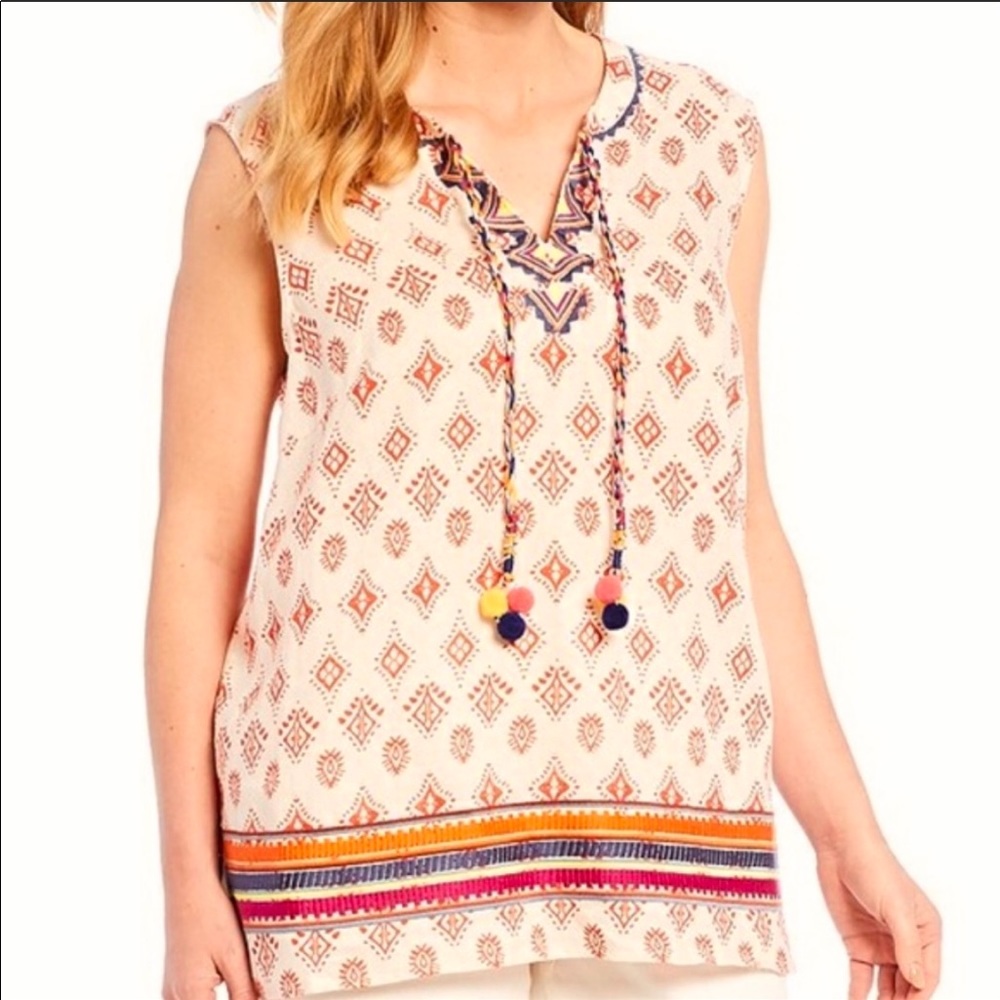 Chelsea & Theodore Linen Embroidered Boho Top - Picture 2 of 13